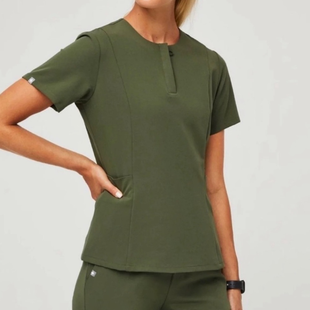 Figs dark olive bristol scrub top - size small